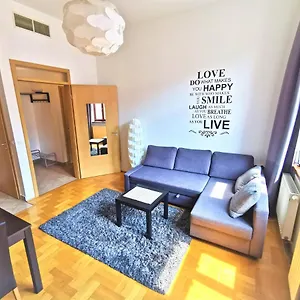  Apartment Gozsdu
