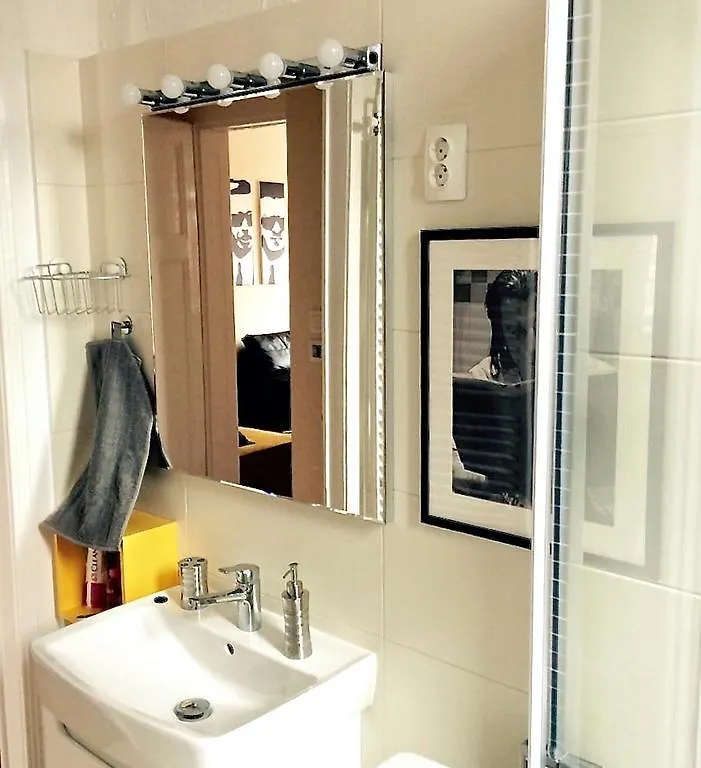 Hello Downtown Apartment - Broadway Budapest