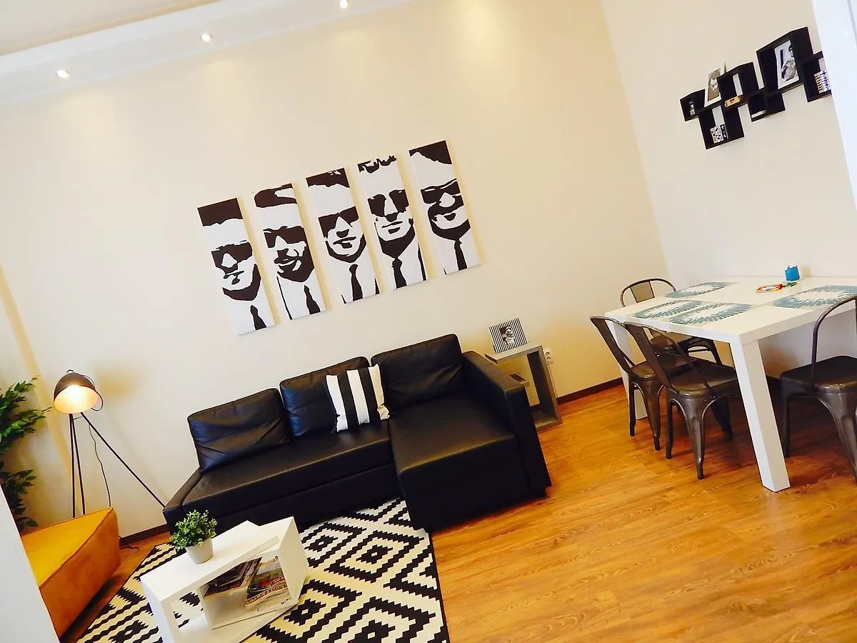 Hello Downtown Apartment - Broadway Budapest