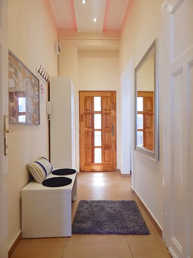 Hello Downtown Apartment - Broadway Budapest