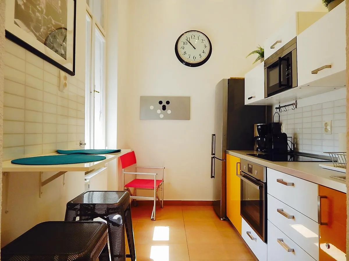 Hello Downtown Apartment - Broadway Budapest