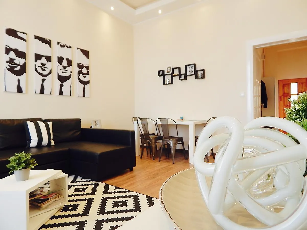 Hello Downtown Apartment - Broadway Budapest